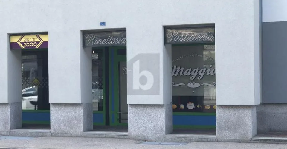 NEGOZIO IN POSIZIONE CENTRALE