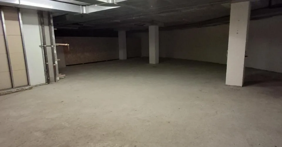 Rare à Lutry : jusqu'à 500 m2 avec monte-charge et quai de chargement