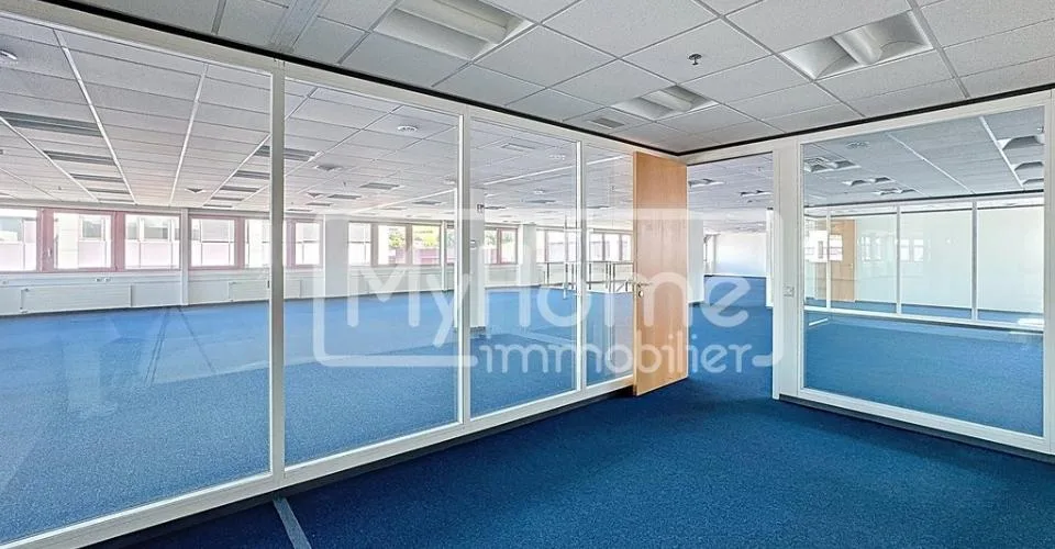 Grande surface commerciale de 1'485 m2 sur 2 niveaux à Lonay