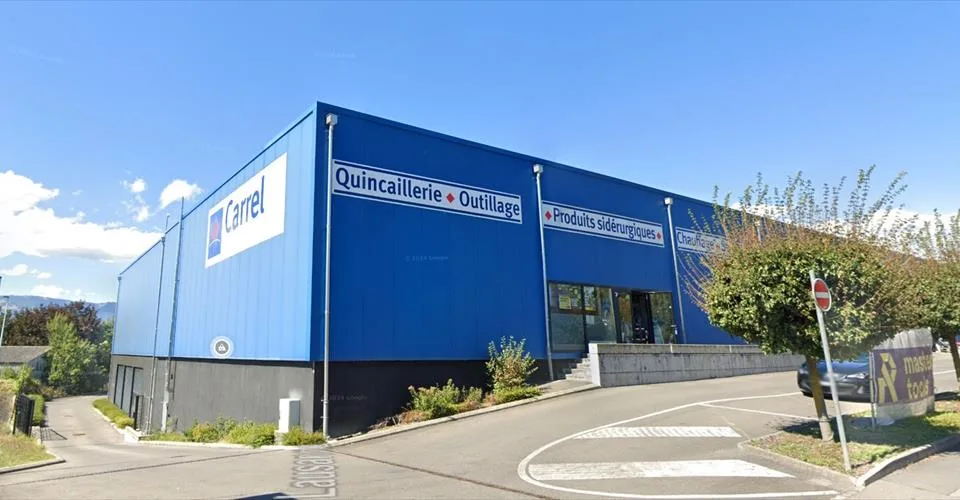 À louer à Yverdon-les-Bains - Surface commerciale et dépôts disponibles immédiatement