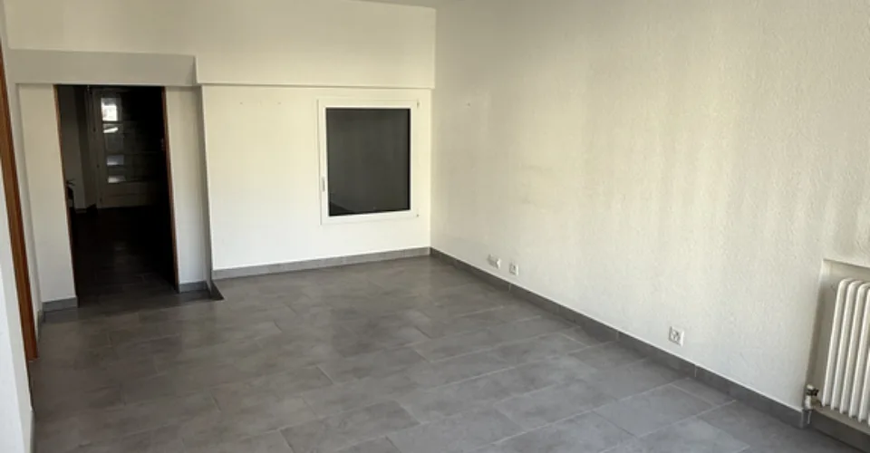 A louer local commercial avec vitrine