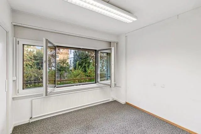 Local commercial d'env. 150.30 m2 au 1er étage