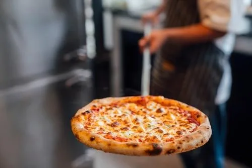 LAVAUX PROCHE LAC : PIZZERIA REPUTEE A VENDRE
