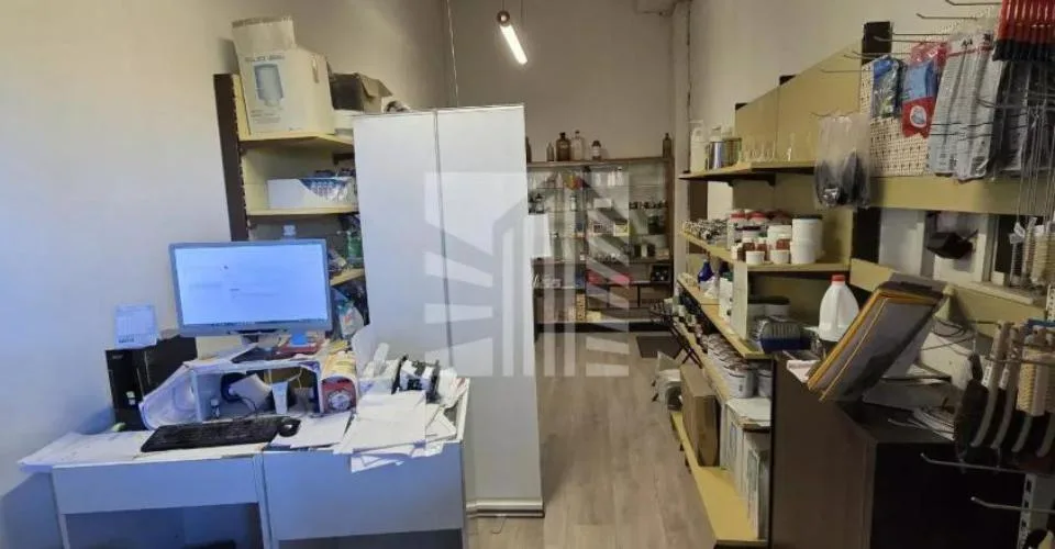 Vaste local commercial à Ecublens
