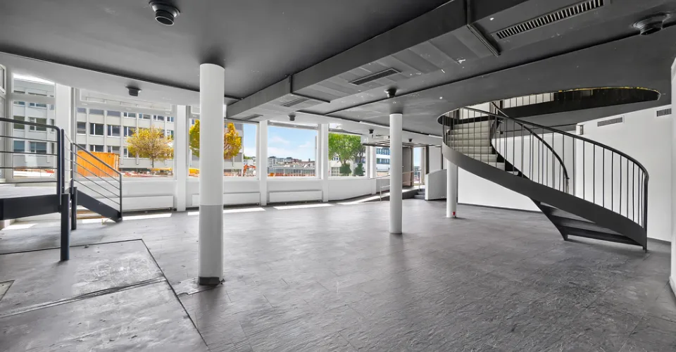 Surface commerciale sur 2 étages dans le centre de Lausanne