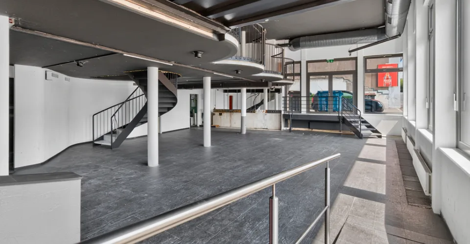 Surface commerciale sur 2 étages dans le centre de Lausanne