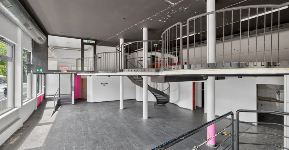 Surface commerciale sur 2 étages dans le centre de Lausanne