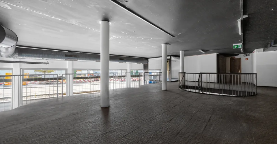 Surface commerciale sur 2 étages dans le centre de Lausanne