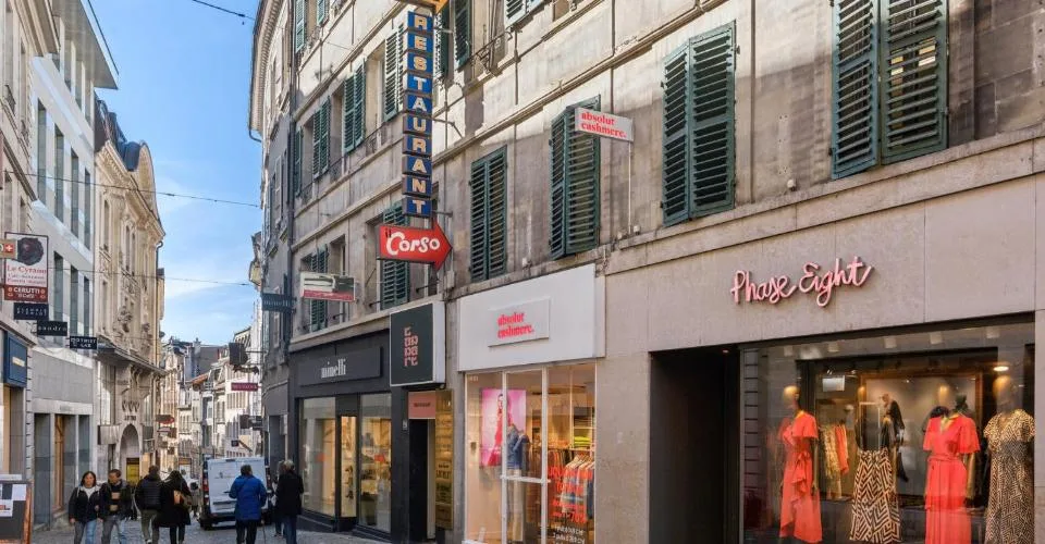 Belle arcade commerciale située en centre ville de Lausanne