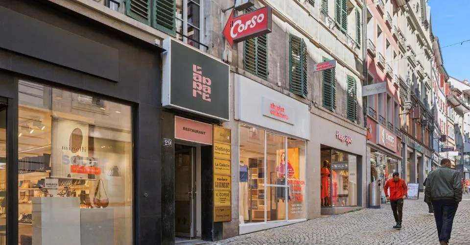 Belle arcade commerciale située en centre ville de Lausanne