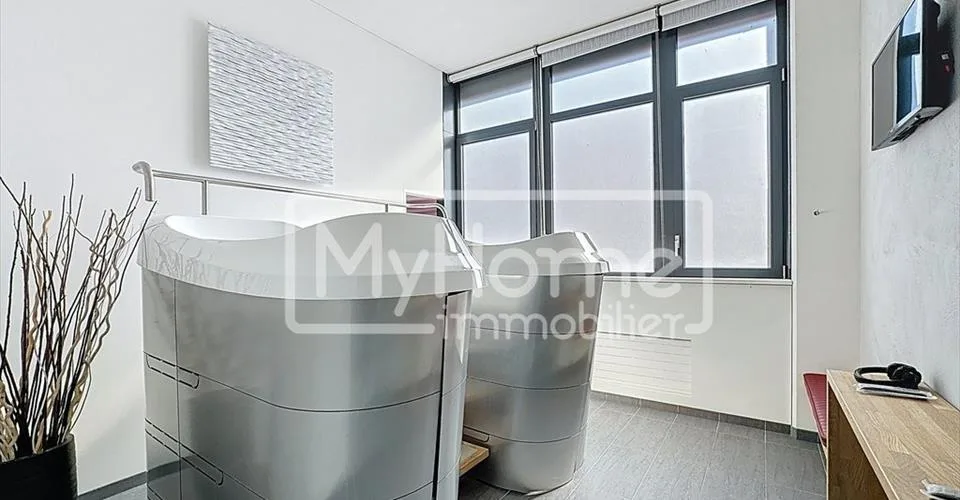 Salle de fitness de 967 m2 à Lonay entièrement équipée à louer
