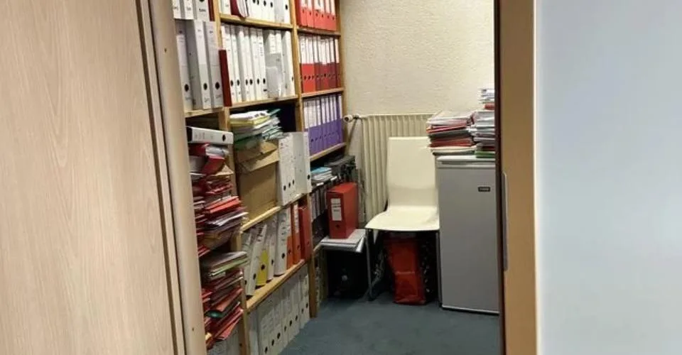 Bureau au 1er étage, idéalement pour y installer un bureau