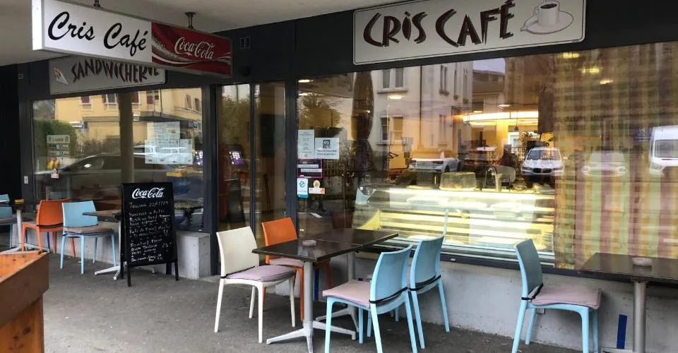 Café-Restaurant au rez-de-chaussée