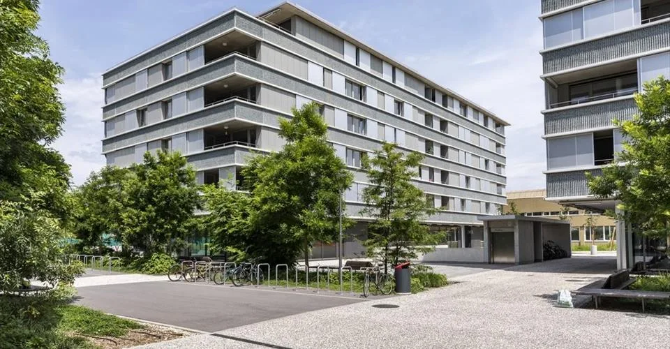 Quartier en pleine expansion, belle arcade de 62 m2, au gré du preneur