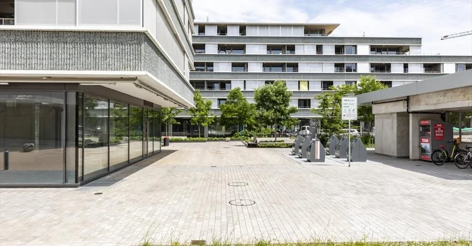 Quartier en pleine expansion, belle arcade de 62 m2, au gré du preneur