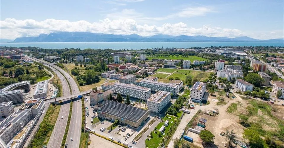 Quartier en pleine expansion, belle arcade de 62 m2, au gré du preneur