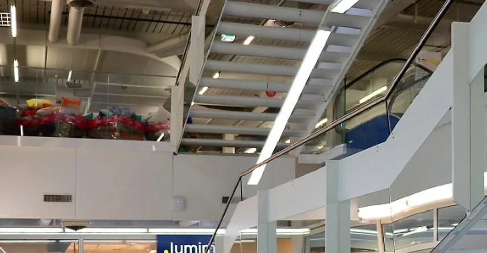 Grande surface commerciale – Luminosité & visibilité exceptionnelles