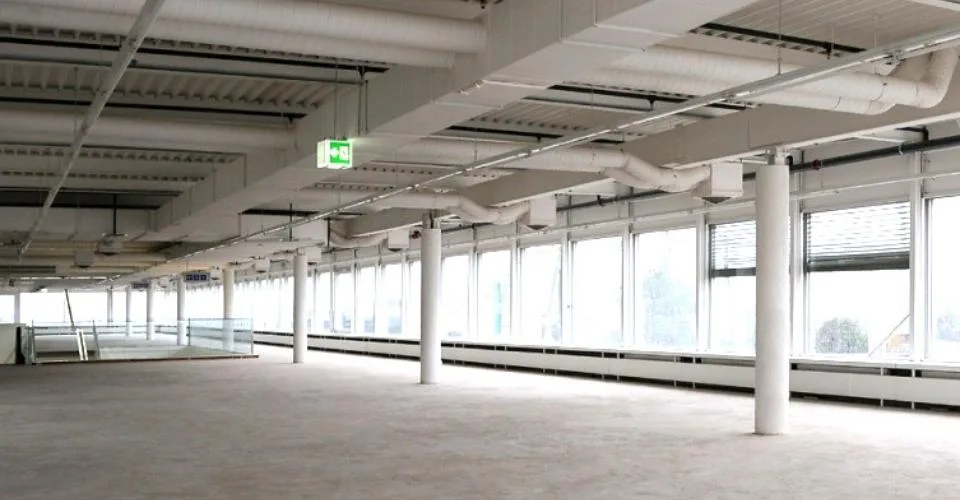 Grande surface commerciale – Luminosité & visibilité exceptionnelles