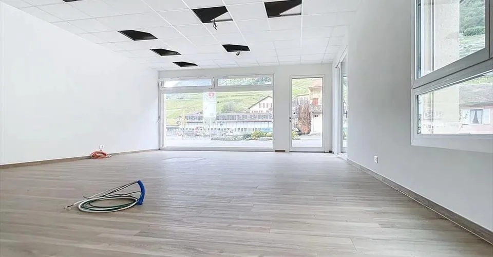 SURFACE COMMERCIALE AMENAGEE À LOUER à 12mn de la Gare à Aigle