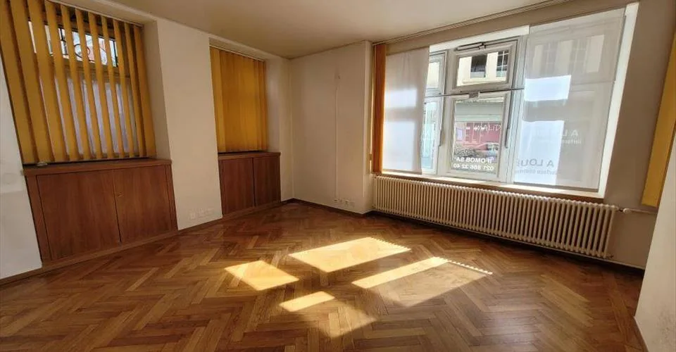 Commerce 140 m2 à Orbe