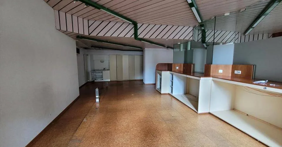 Commerce 140 m2 à Orbe