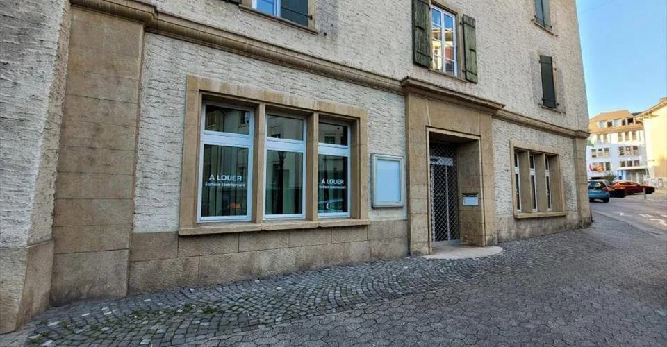 Commerce 140 m2 à Orbe