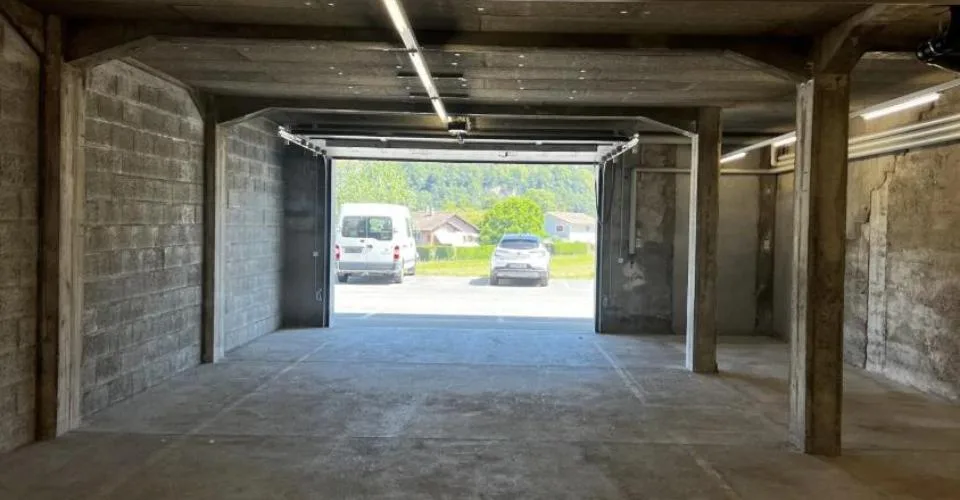 Entrepôt à louer de 106 m2 à Bex