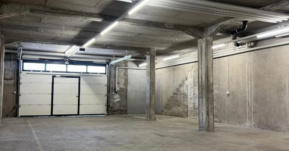 Entrepôt à louer de 106 m2 à Bex