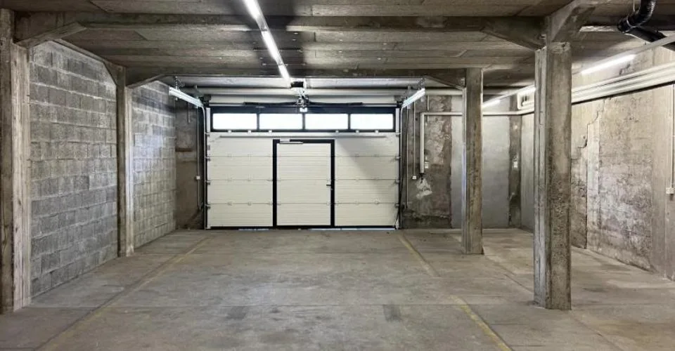 Entrepôt à louer de 106 m2 à Bex
