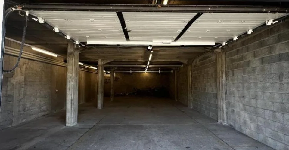 Entrepôt à louer de 106 m2 à Bex