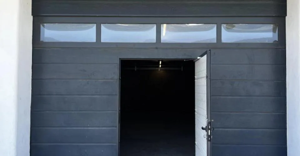 Entrepôt à louer de 106 m2 à Bex