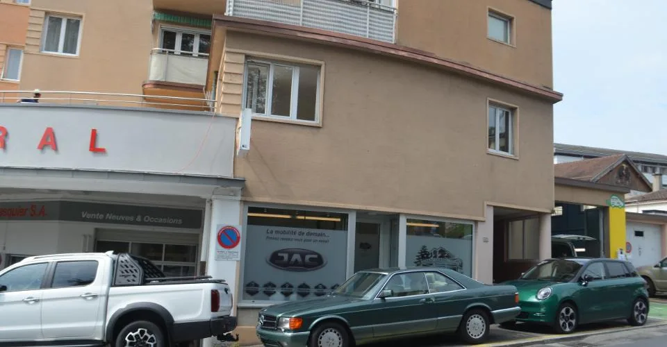 Locaux commerciaux ou administratifs à proximité du lac et des commodités