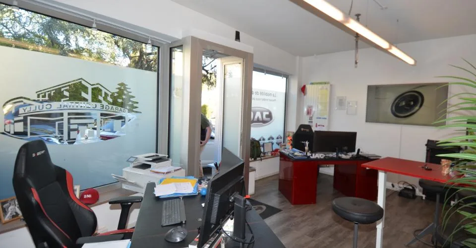 Locaux commerciaux ou administratifs à proximité du lac et des commodités