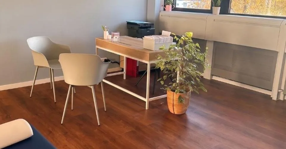 83 m2 aménagés sur mesure - Espaces dédiés aux professionnels du bien-être et de la santé pour seulement CHF 233 par m2 -an