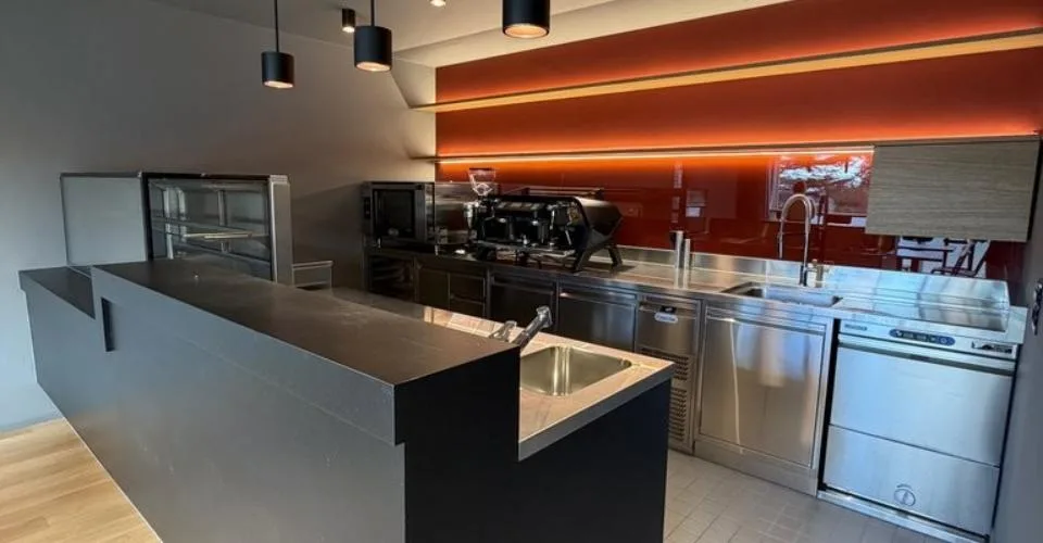 Vous rêvez d'ouvrir un café ? Surface à louer de 84.10 m2