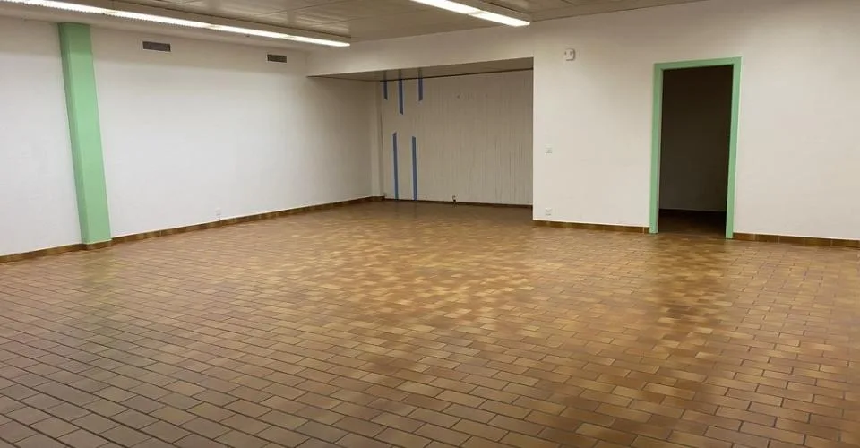 Local commercial situé dans le Centre Commercial de Montolieu