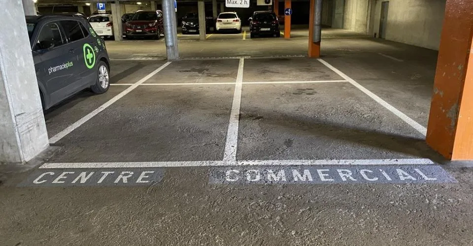 Local commercial situé dans le Centre Commercial de Montolieu