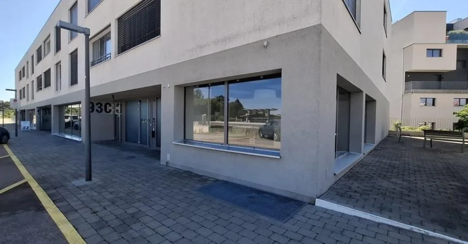 Spacieuse surface commerciale de plain pied de 127m2