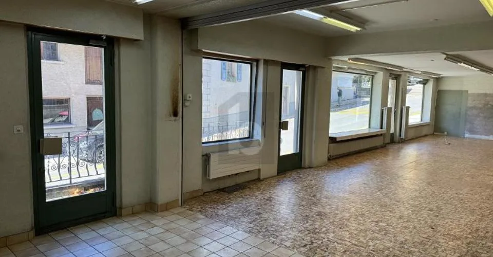 EMPLACEMENT PREMIUM