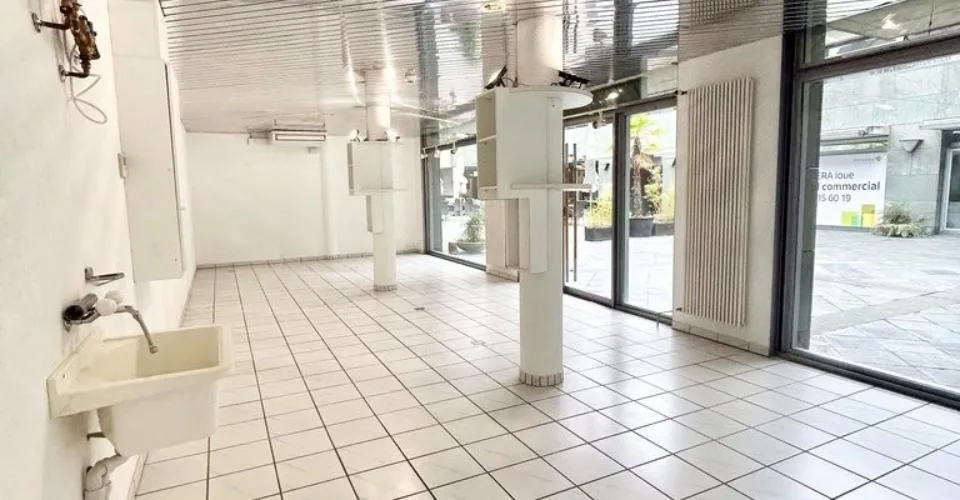 Arcade au centre ville de Sierre à louer de suite ou à convenir