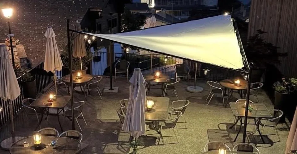 A LOUER Café Restaurant à Chermignon d'en Haut dans un village typique Valaisan à 2 pas de Crans-Montana