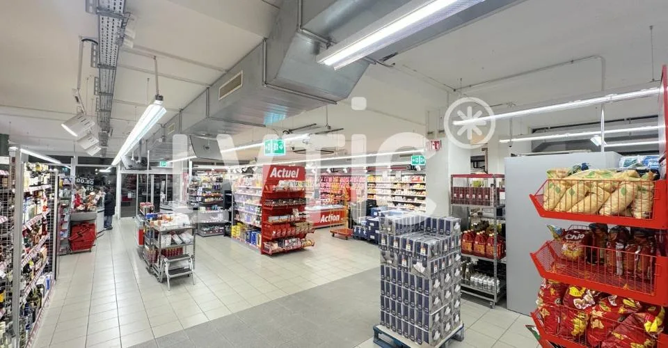 Local commercial de 430 m2 à louer à Martigny