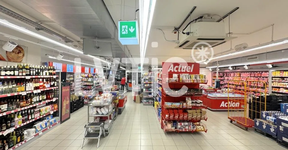 Local commercial de 430 m2 à louer à Martigny