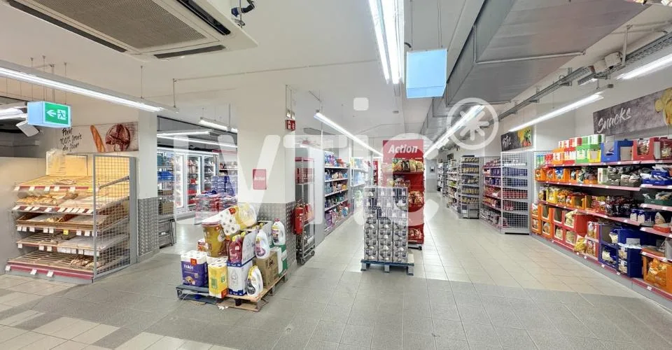 Local commercial de 430 m2 à louer à Martigny