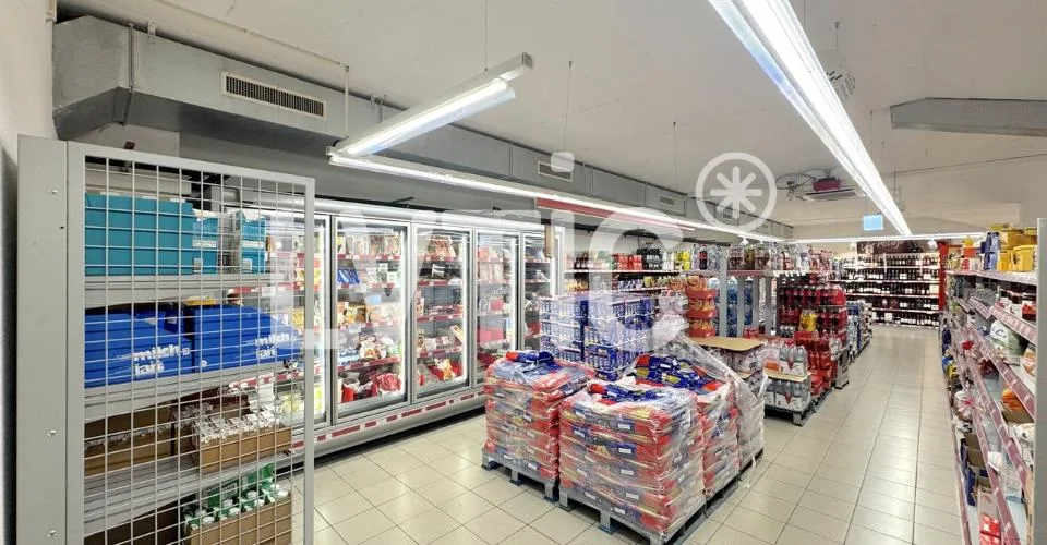 Local commercial de 430 m2 à louer à Martigny