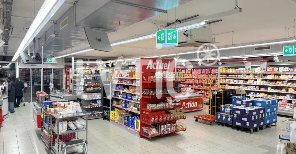 Local commercial de 430 m2 à louer à Martigny