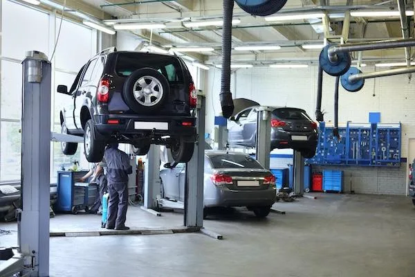 RÉGION ST-MAURICE : GARAGE AUTOMOBILE À VENDRE