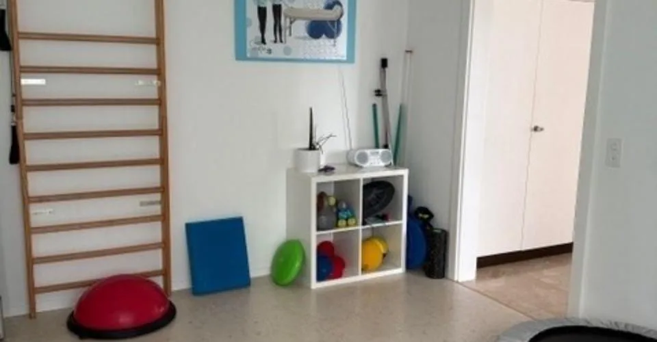 Dans cabinet médical de groupe, locaux lumineux de 4 pièces à louer