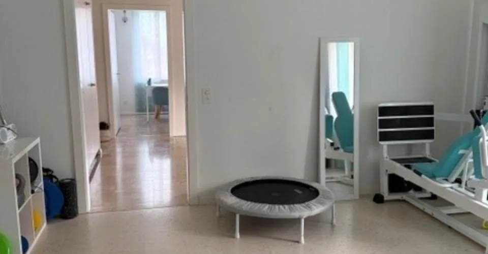 Dans cabinet médical de groupe, locaux lumineux de 4 pièces à louer