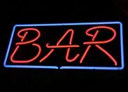 NEUCHÂTEL CENTRE : TRÈS BEAU BAR - PUB À REMETTRE